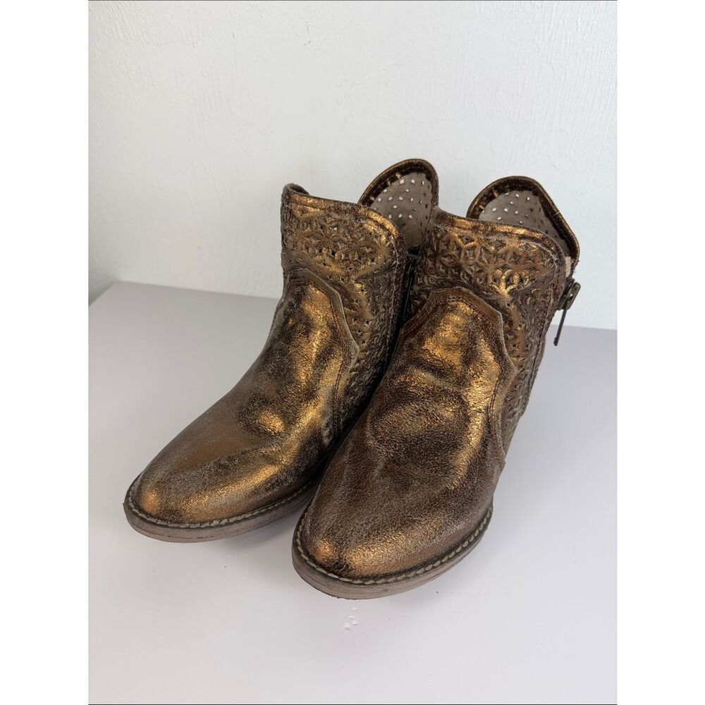 Circle G Bronze Metallic Western Ankle Boots Cutout Leather Size 6.5 - Picture 2 of 10